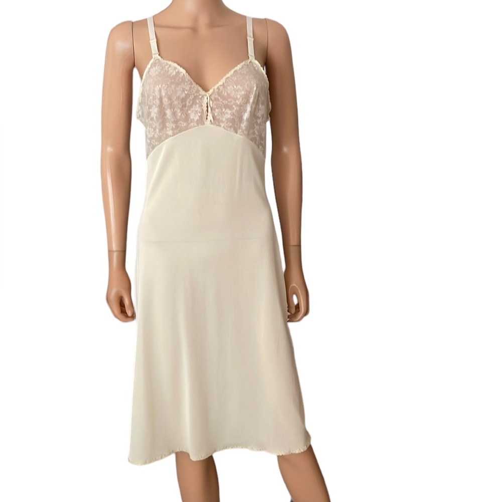 Vintage Olga lace floral cream slip
